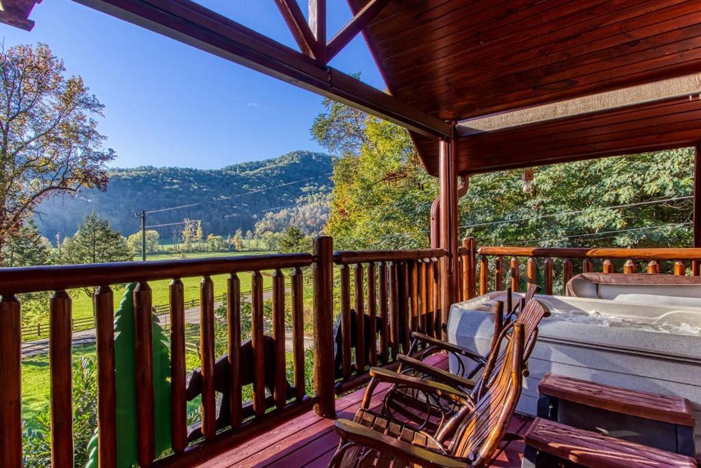 Papa Bear, Hot Tub, Wifi, 1089 Free Tickets Each Paid Day, Dollywood And More Sevierville Exterior foto