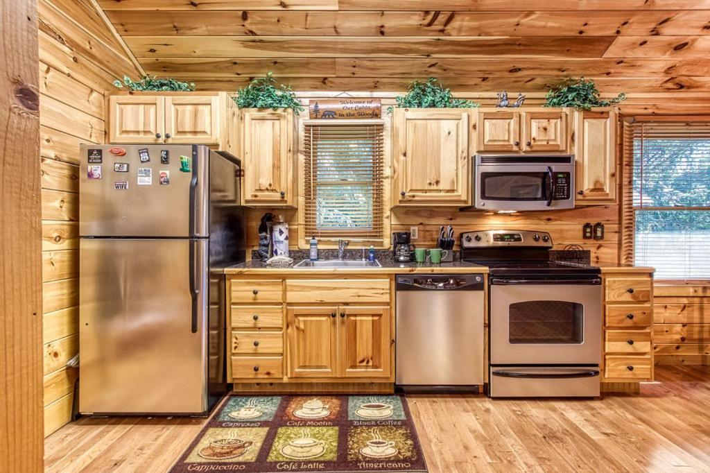 Papa Bear, Hot Tub, Wifi, 1089 Free Tickets Each Paid Day, Dollywood And More Sevierville Exterior foto